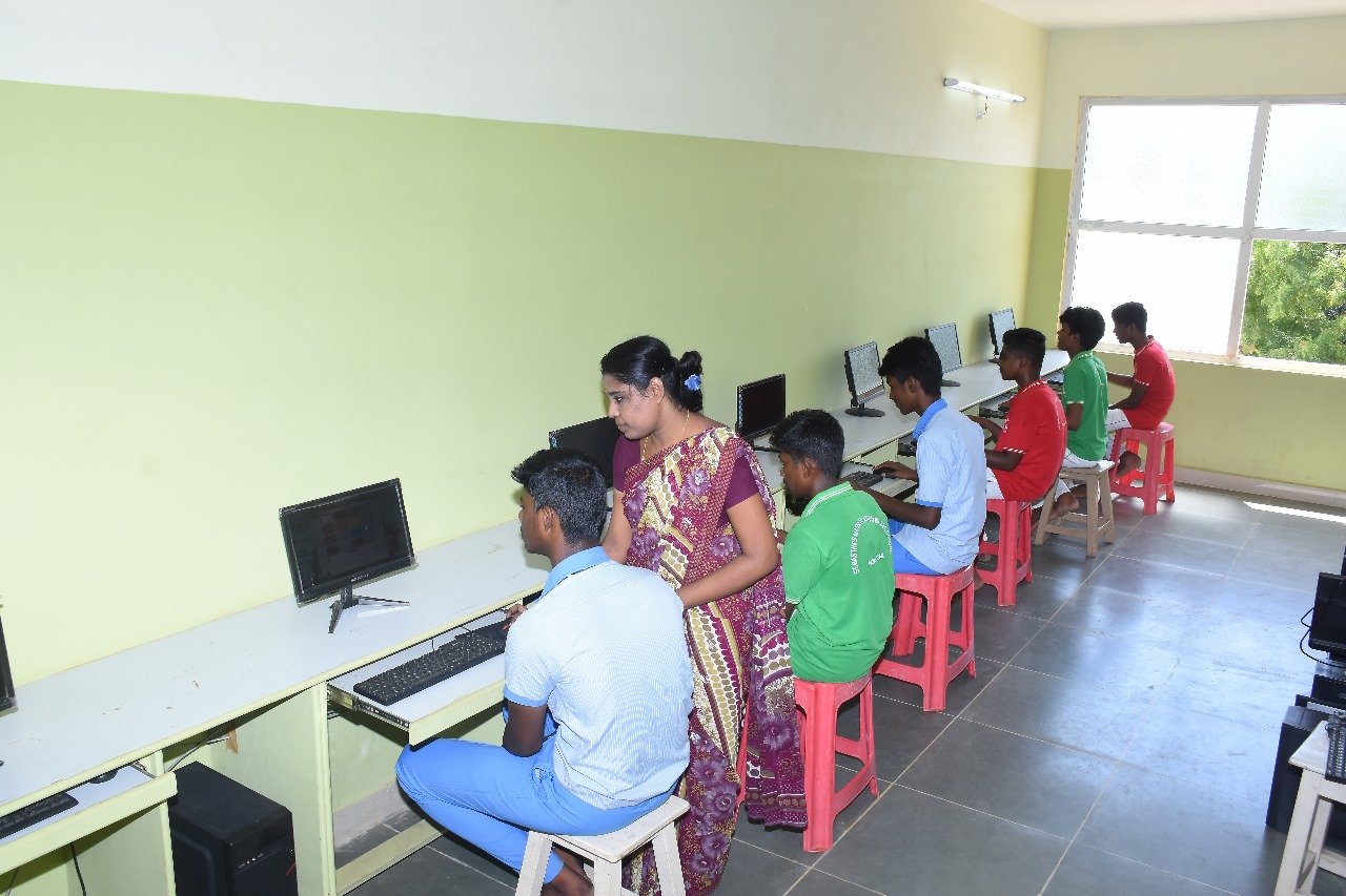 Computer Lab Image 1