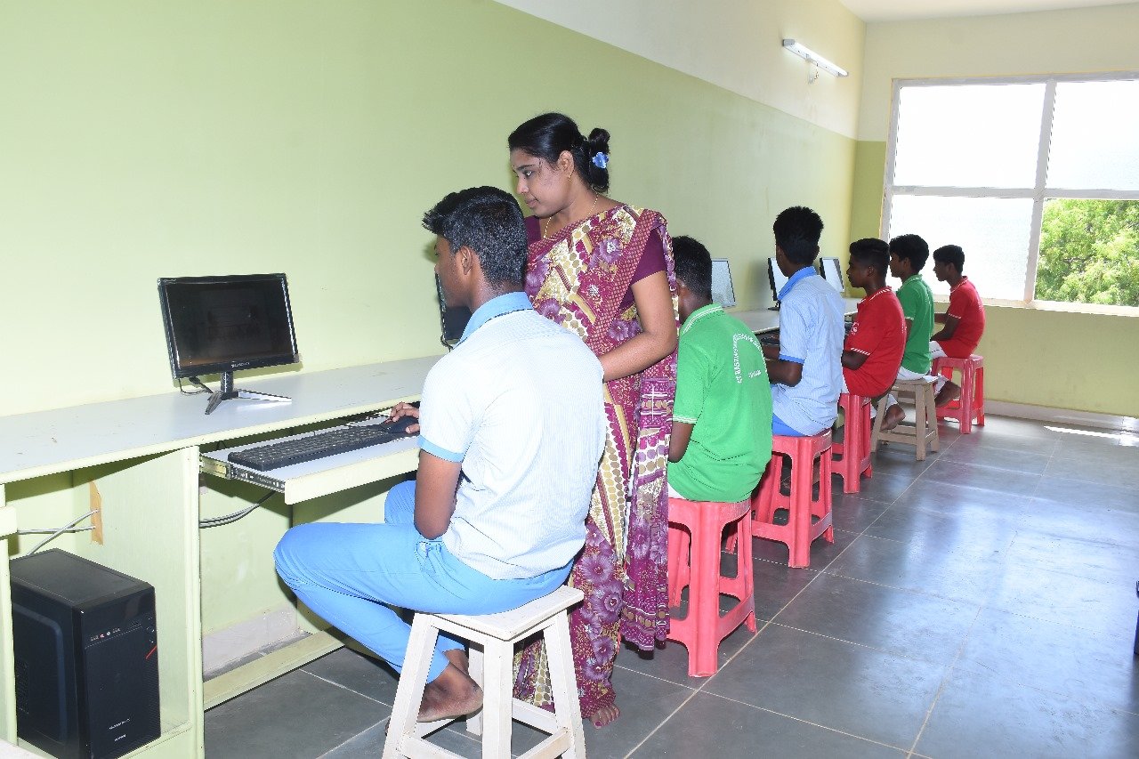 Computer Lab Image 2
